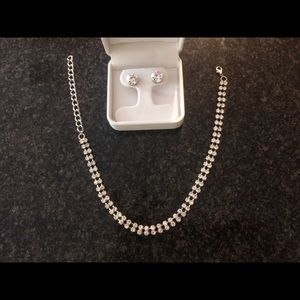 Choker necklace & post earrings